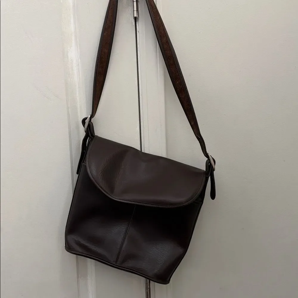 Vintage Coach 90s Whitney Crossbody Bag color brown
